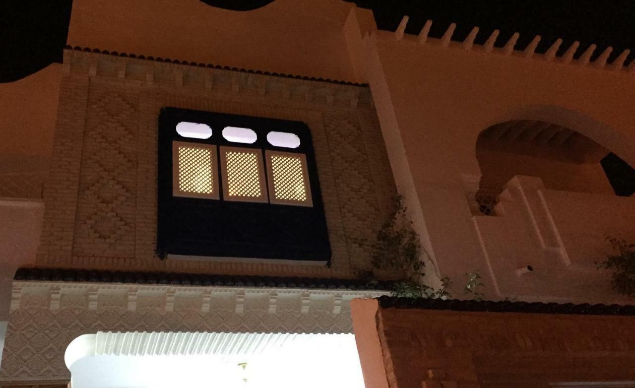 Dar Ezzahra Villa Tozeur Exterior photo